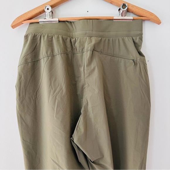 Nike Bliss Luxe 7/8 Training Pants Olive Army Green CU4603-222 Women Size Medium - Picture 11 of 15